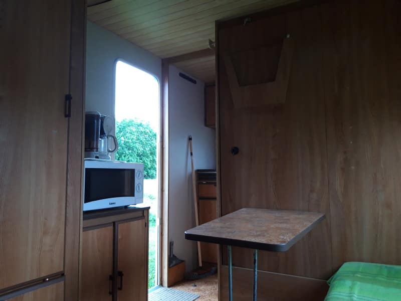 Logement saisonnier en petite caravane 2 places à louer